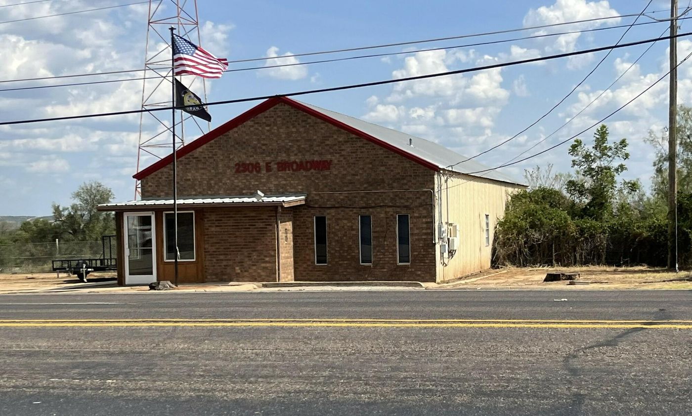 2306 E Broadway photo 2