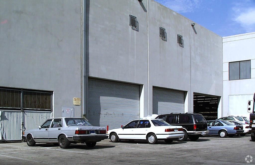 2010 E 15th Street photo 3