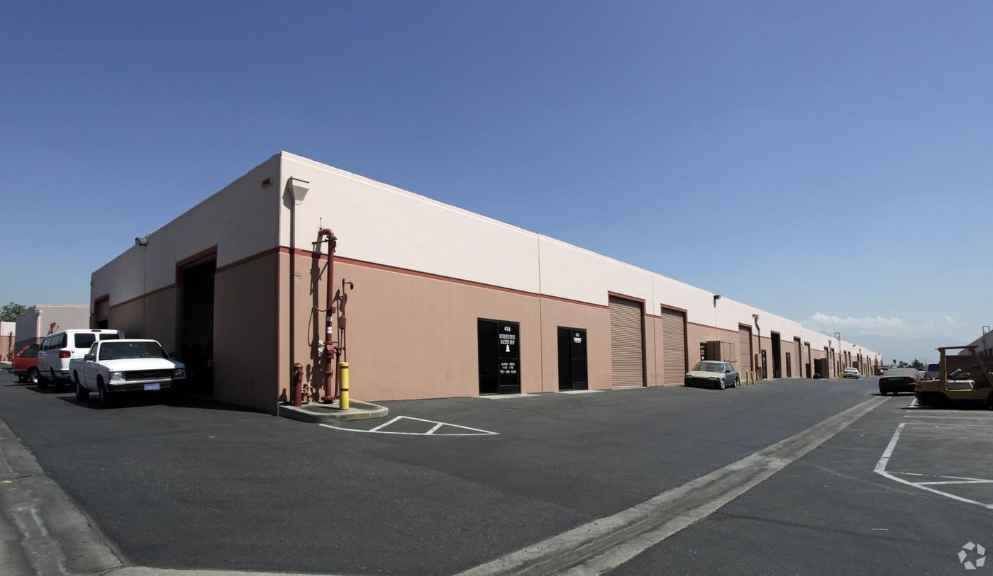 Bldg 300/400 photo 2