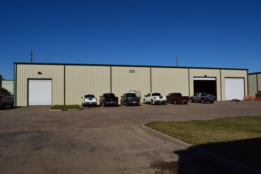 Building 2 5882 Cunningham Rd photo 4