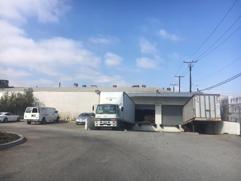 711 E Rosecrans Ave photo 3