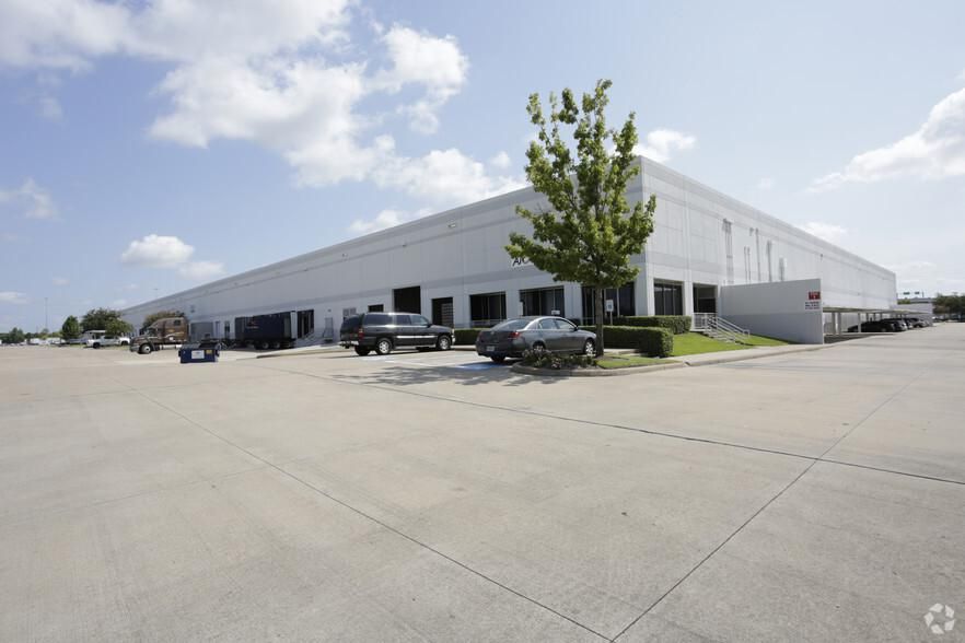 7100 Business Park Dr photo 3