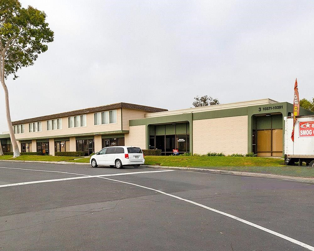 Los Alamitos Business Park photo 2