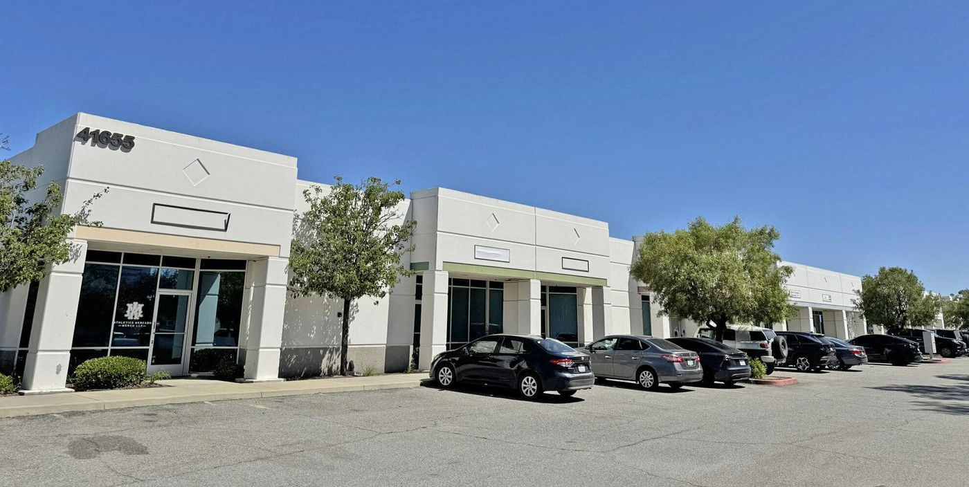 41655 Reagan Way photo 1