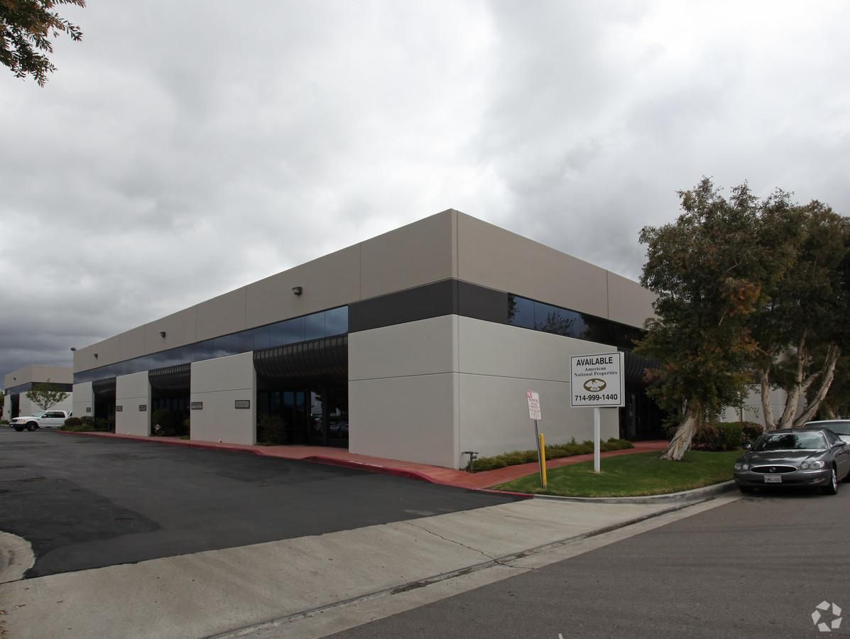 Flex Property For Lease photo 4