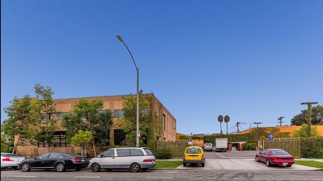 Warehouses|3 Lots|Corner Lot|Mixed Use