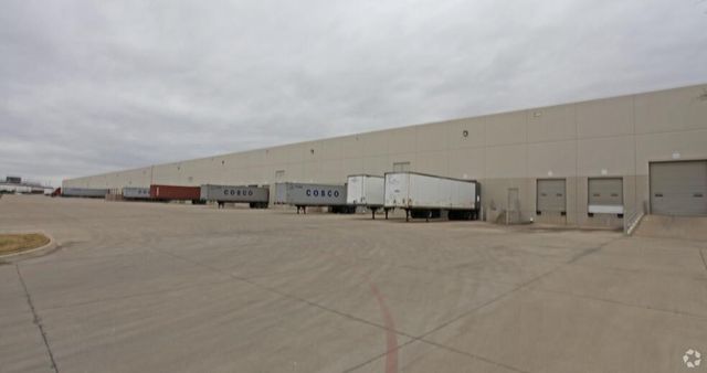 Building C 401-441 Railhead Rd