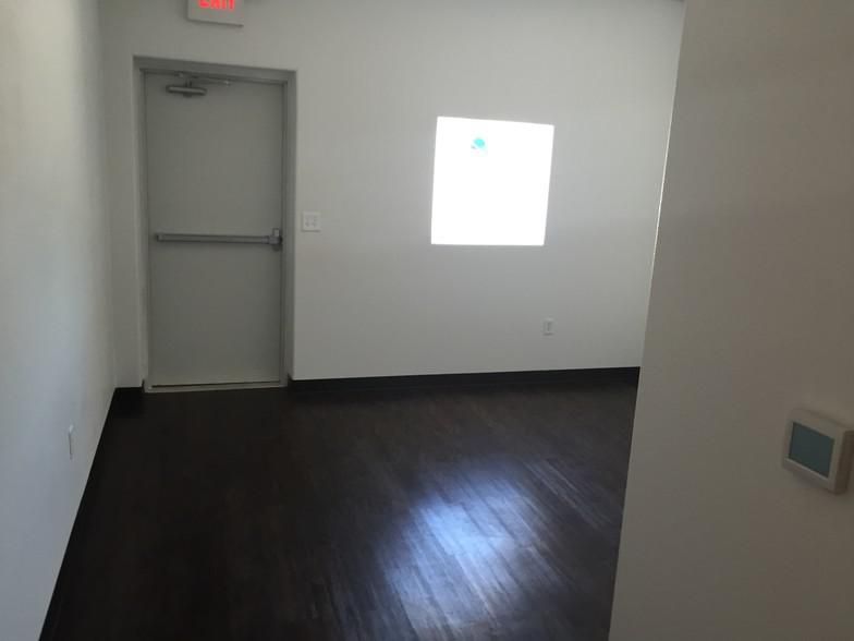 Lantana Business Park 11901-11911 Hilltop Rd photo 4