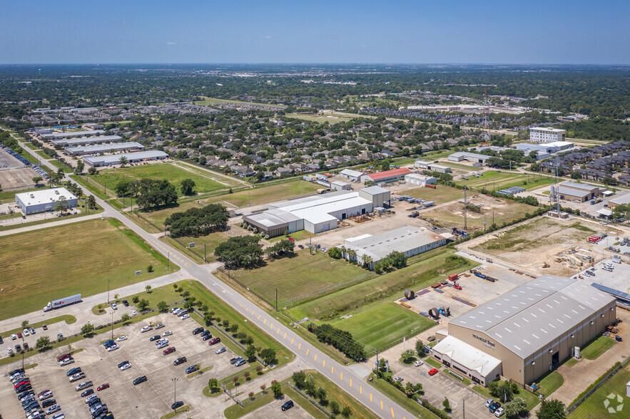 8909 Jackrabbit Industrial Facility 8909 Jackrabbit Rd photo 4