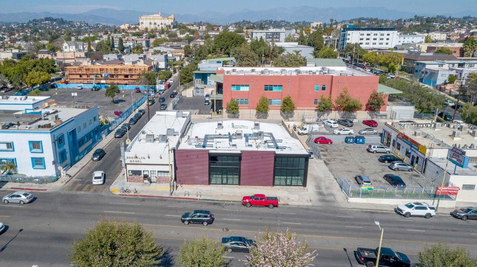2225 Beverly Blvd