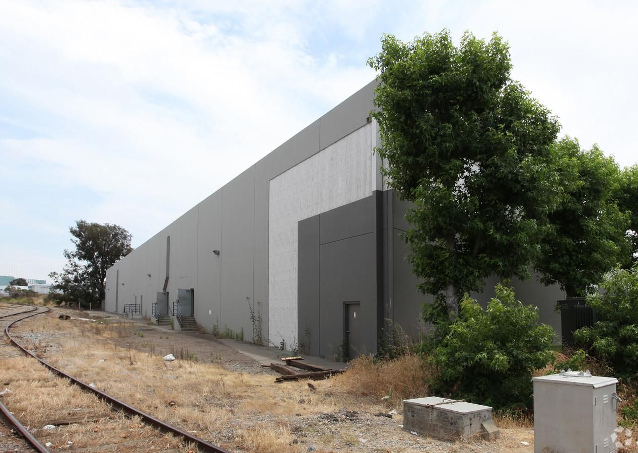 Industrial Property for Lease photo 4