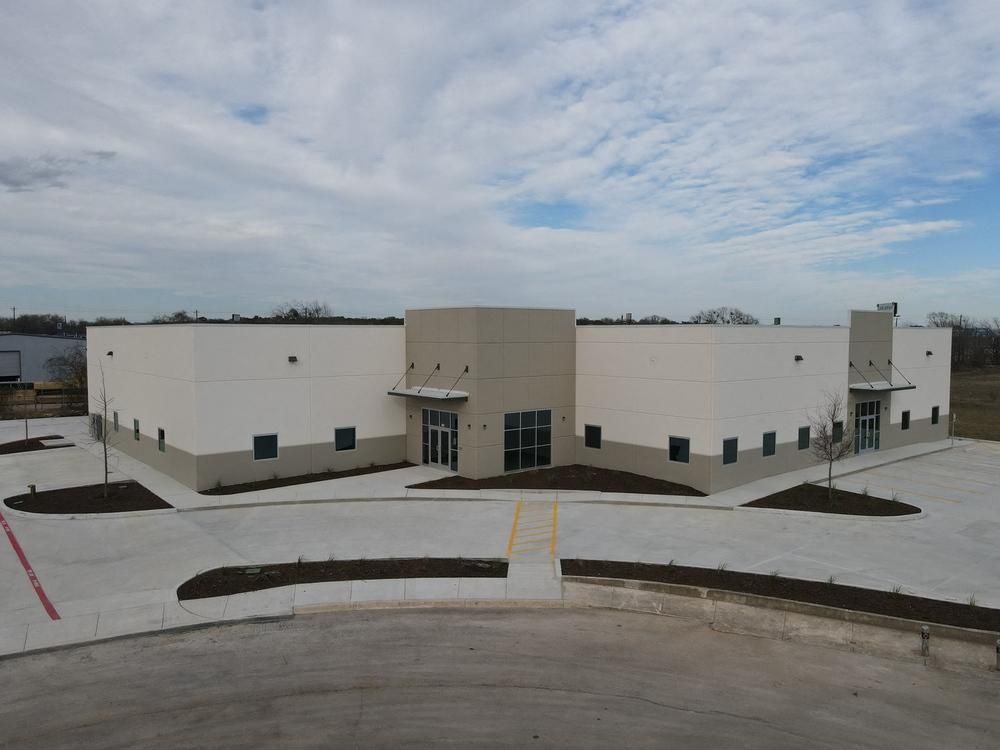 7,000 - 14,000 SF Industrial Space For Lease photo 1