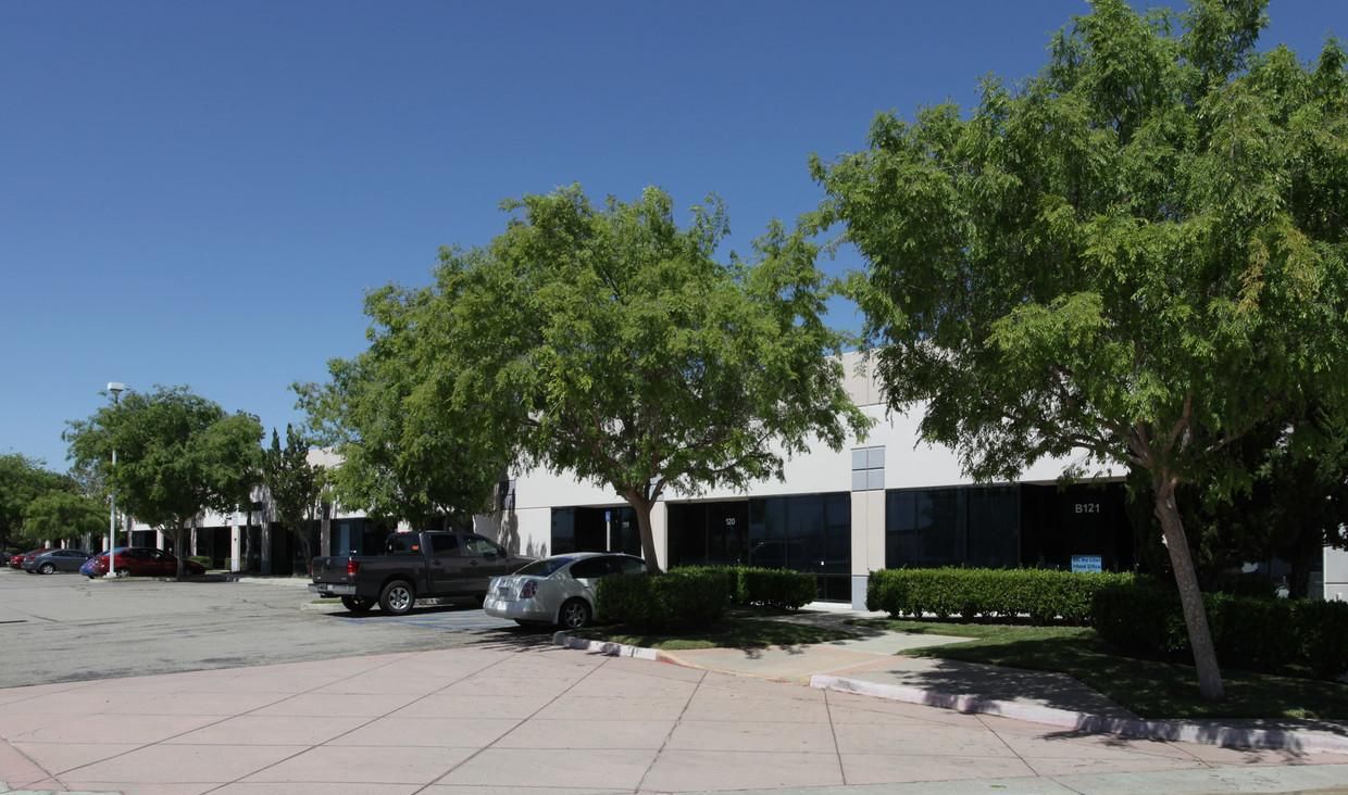 Automotive Shop for Lease photo 2