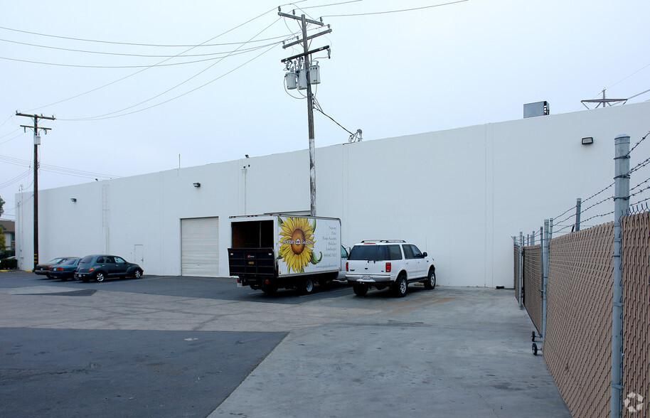 401 W Dyer Rd photo 2