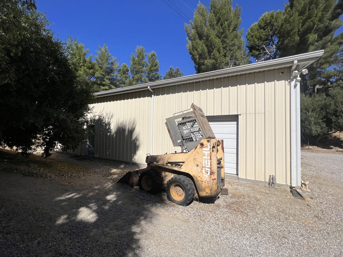 16721 Placerita Canyon Road photo 3