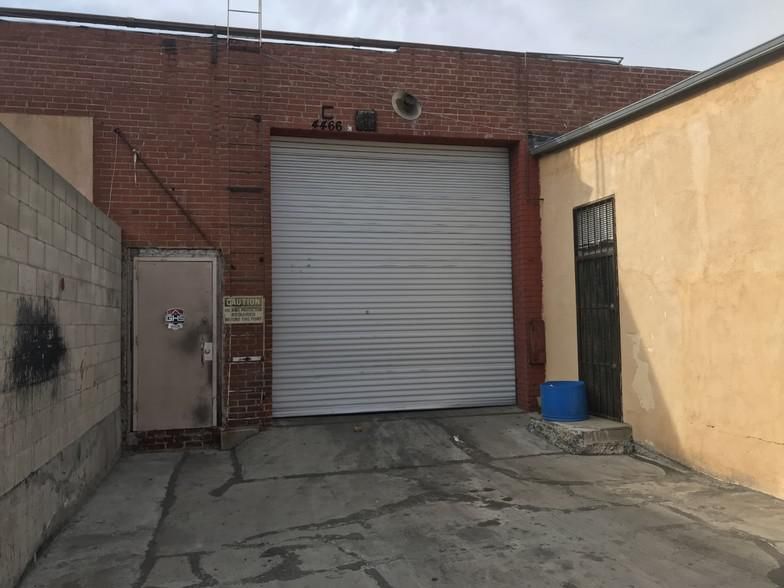 4466 Worth St photo 4