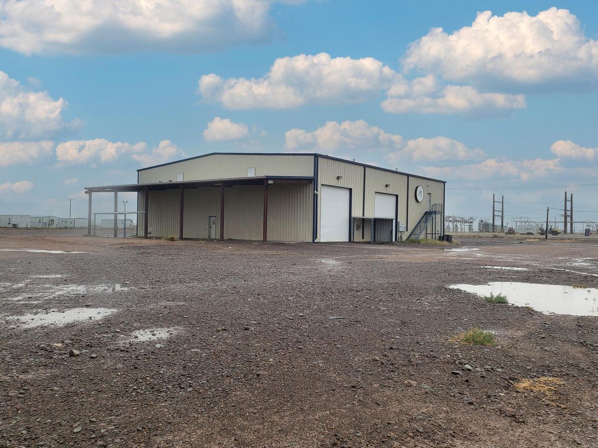 2 Drive-Through Bay Warehouse w/ Wash-Bay photo 4