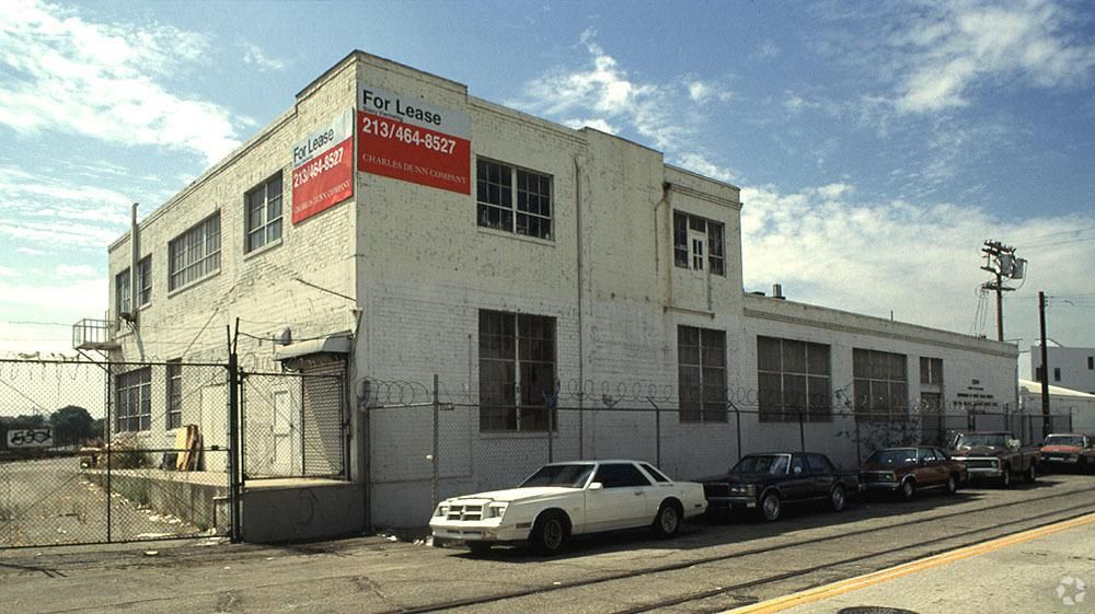Flex Property For Lease photo 3