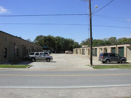 8700 Long Point