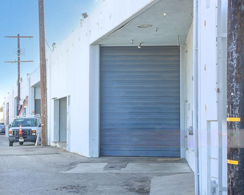 14746 Raymer Street photo 3