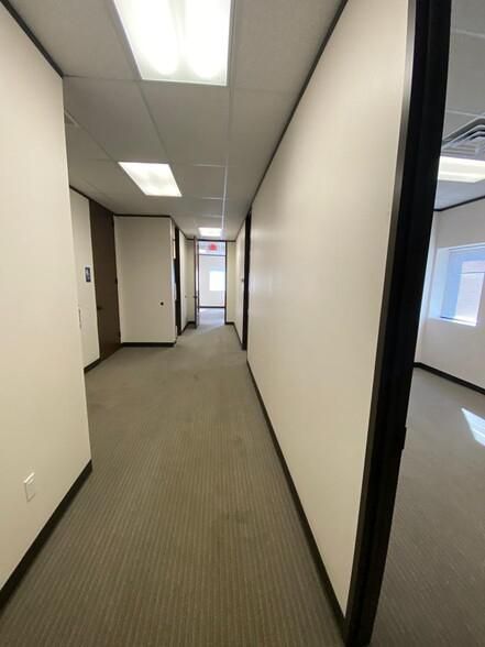 Building 7 18527 Imperial Valley Dr photo 4