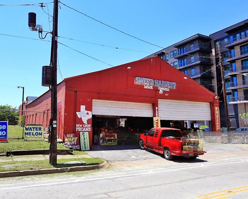 1103 & 1207 South Harwood Street photo 4
