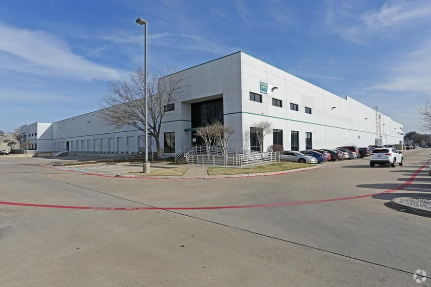 Plano Distribution Center 2 2800 Technology Dr photo 3
