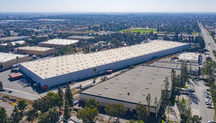 Warehouse Space for Rent at 11811-11831 E Florence Ave Santa Fe Springs, CA 90670 - #3