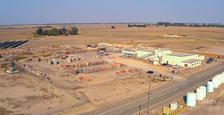 Industrial Building on 6 Acres photo 2