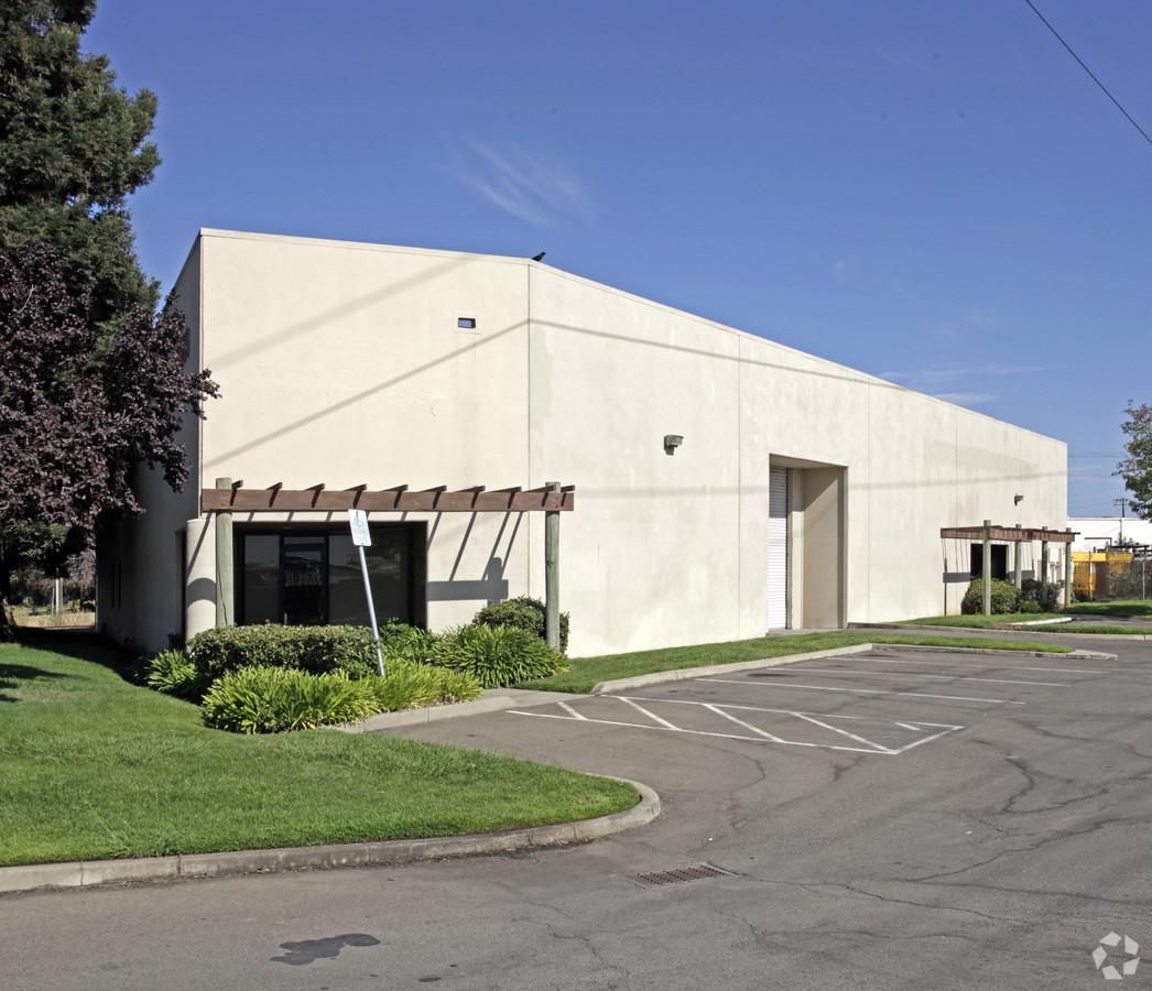 Industrial Property For Lease photo 1