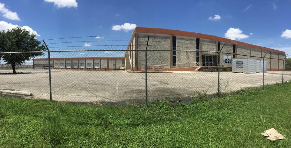 AT&T Center Parkway Warehouse 827 AT&T Center Pky