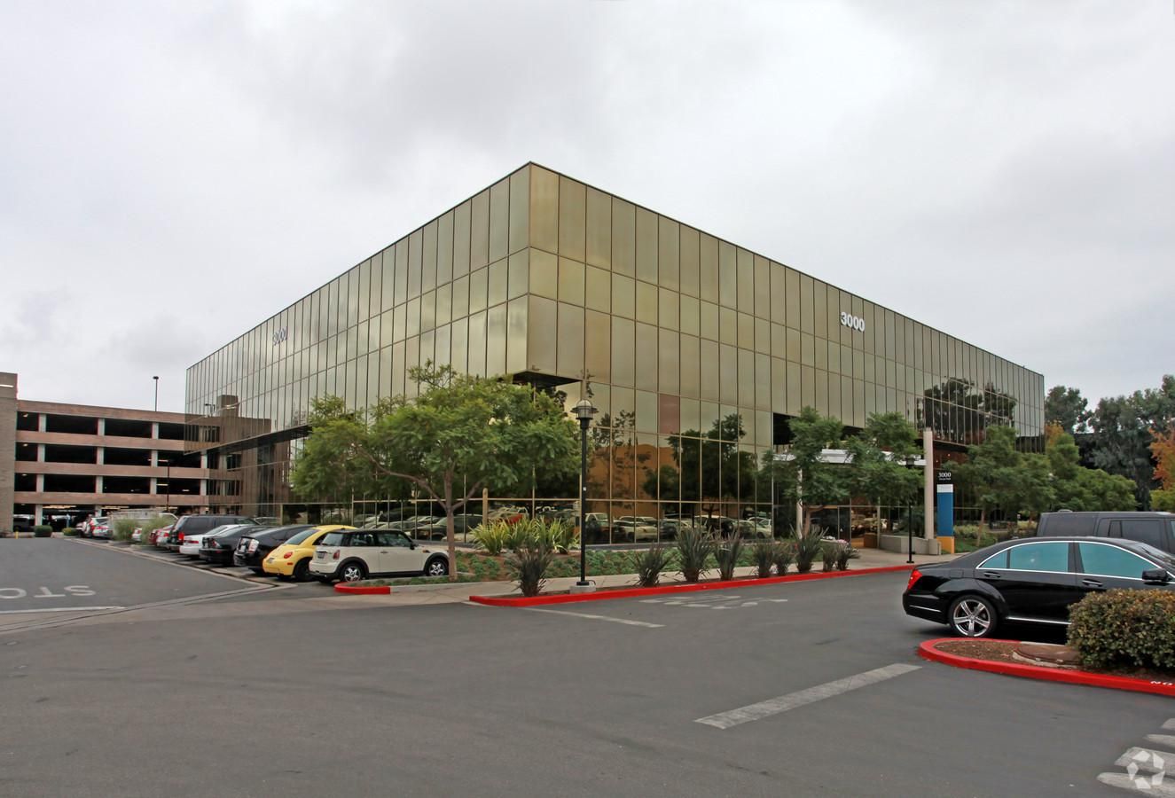 3000 Ocean Park Blvd photo 2