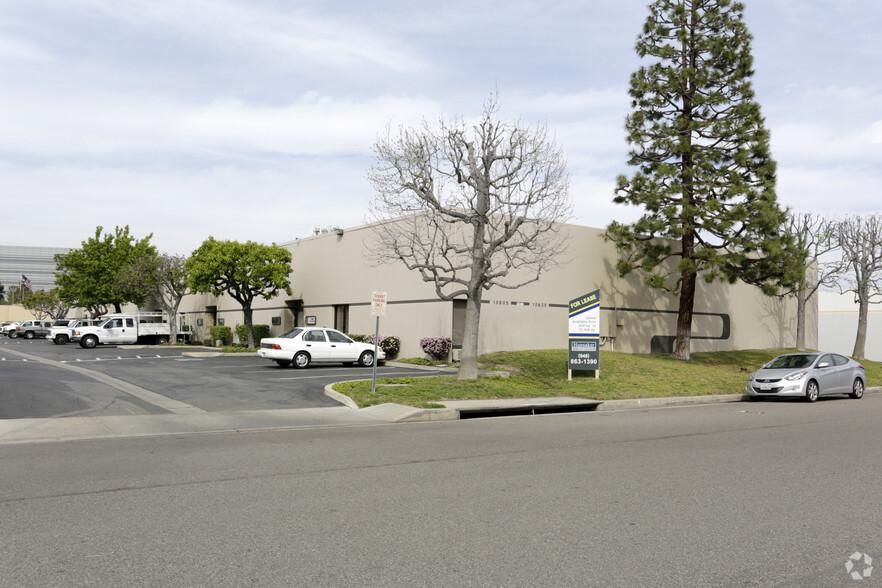 10605-10625 Lawson River Ave photo 1