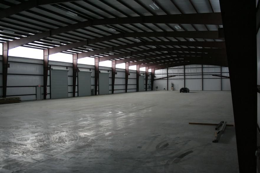 Bldg B 7800 Breen Rd photo 2