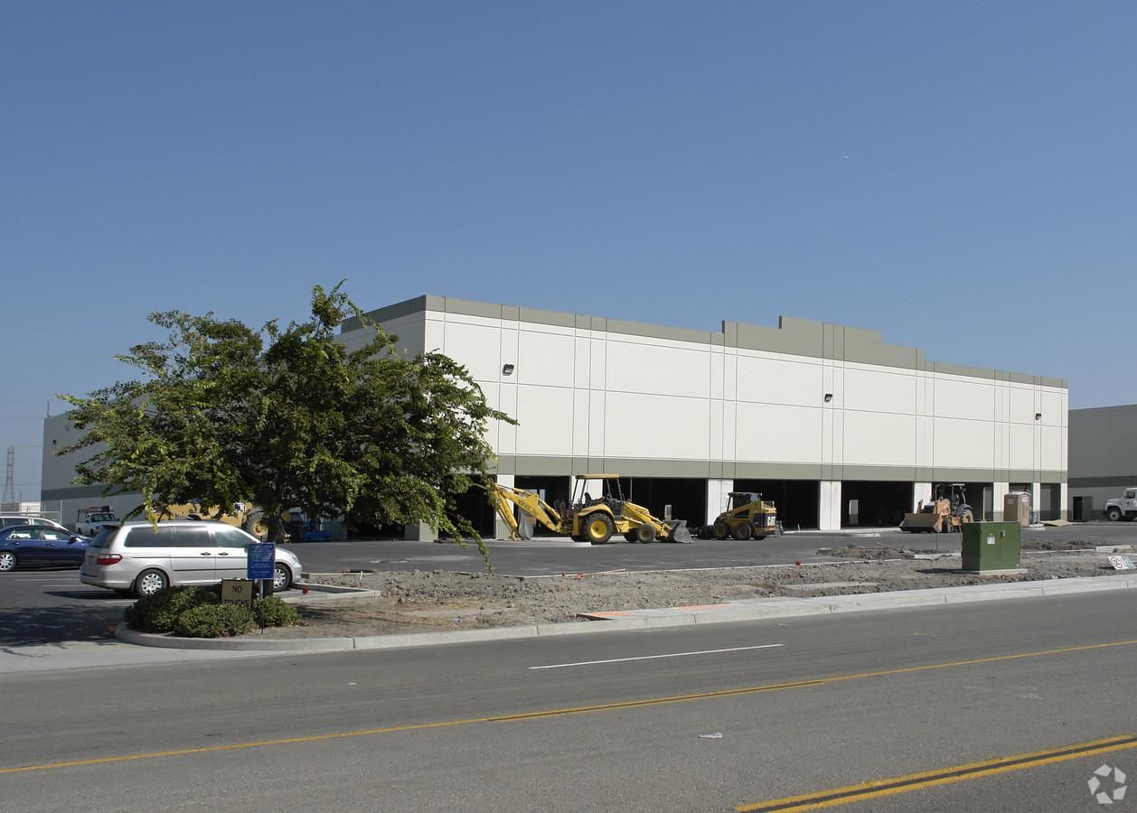 Building 1 photo 4
