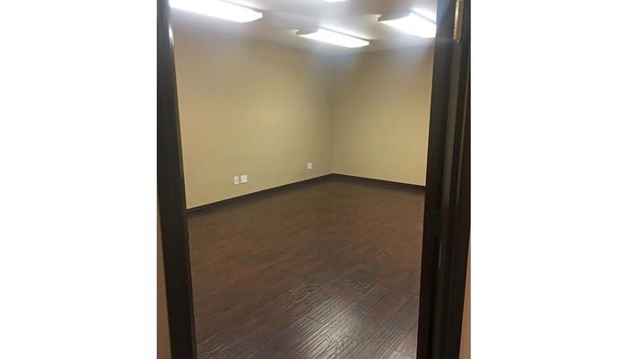 Warehouse Space for Rent at 20600-20620 Lassen St Chatsworth, CA 91311 - #7