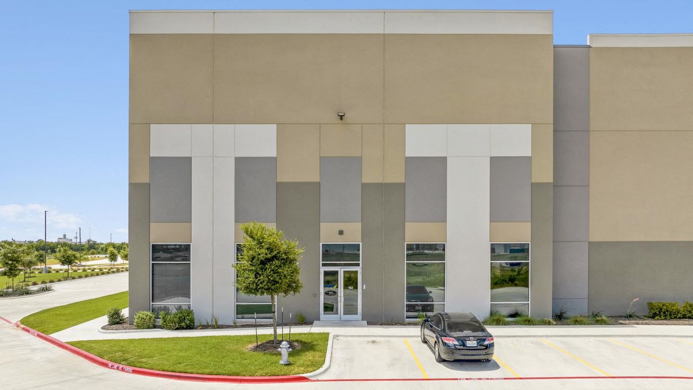 Plum Creek Logistics Center Building 1 photo 1