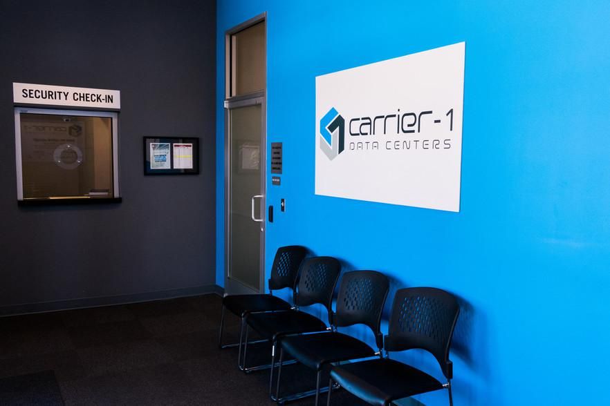 Carrier-1 Data Centers 1515 Round Table Dr photo 3