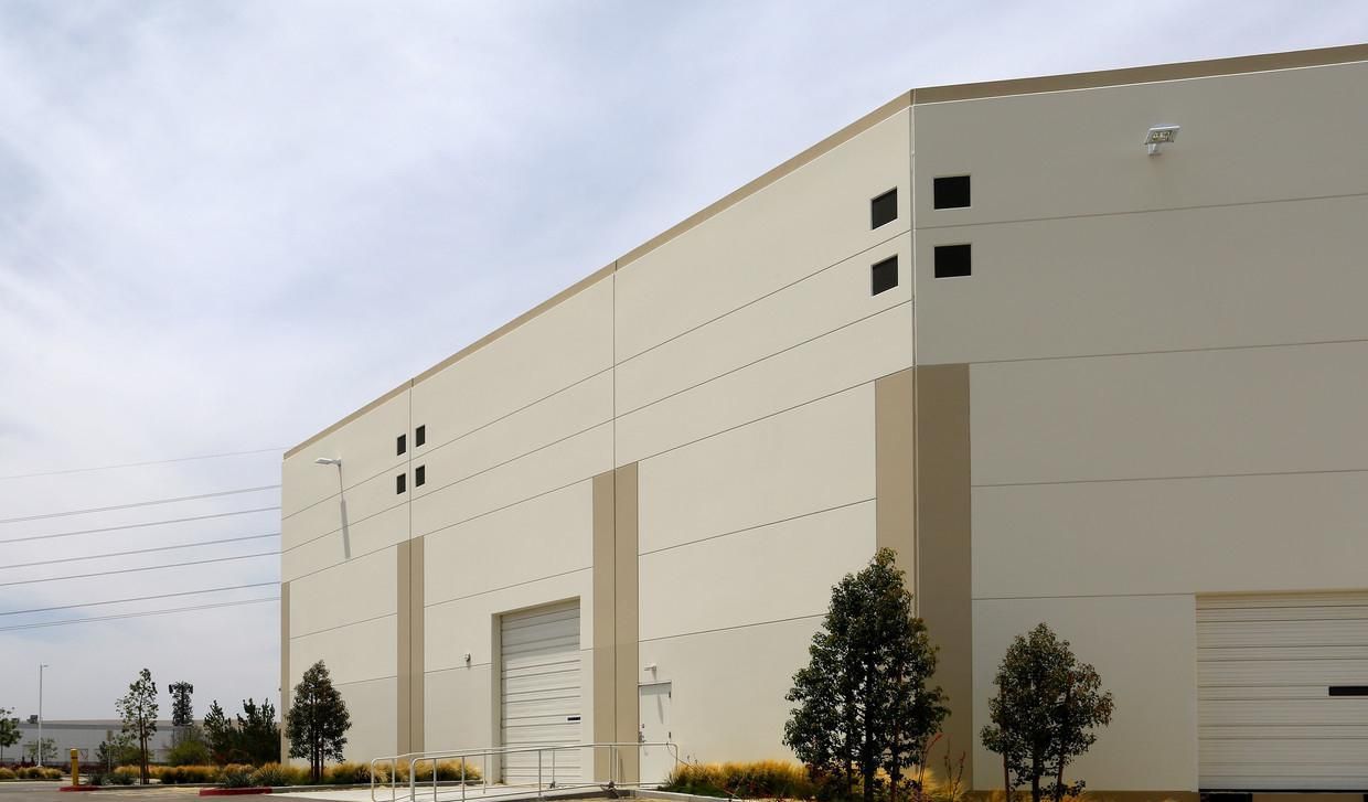 ±108,000 SF Sublease Industrial Warehouse photo 2