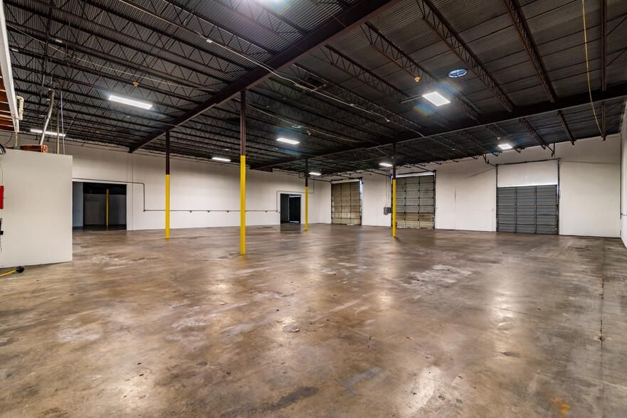 Pine Forest Business Center 3404-3556 Yale St photo 2