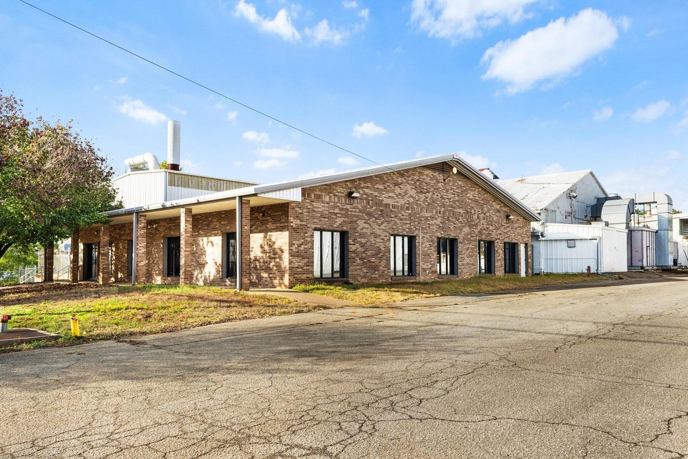 184,587 SF Heavy Industrial/Distribution photo 3