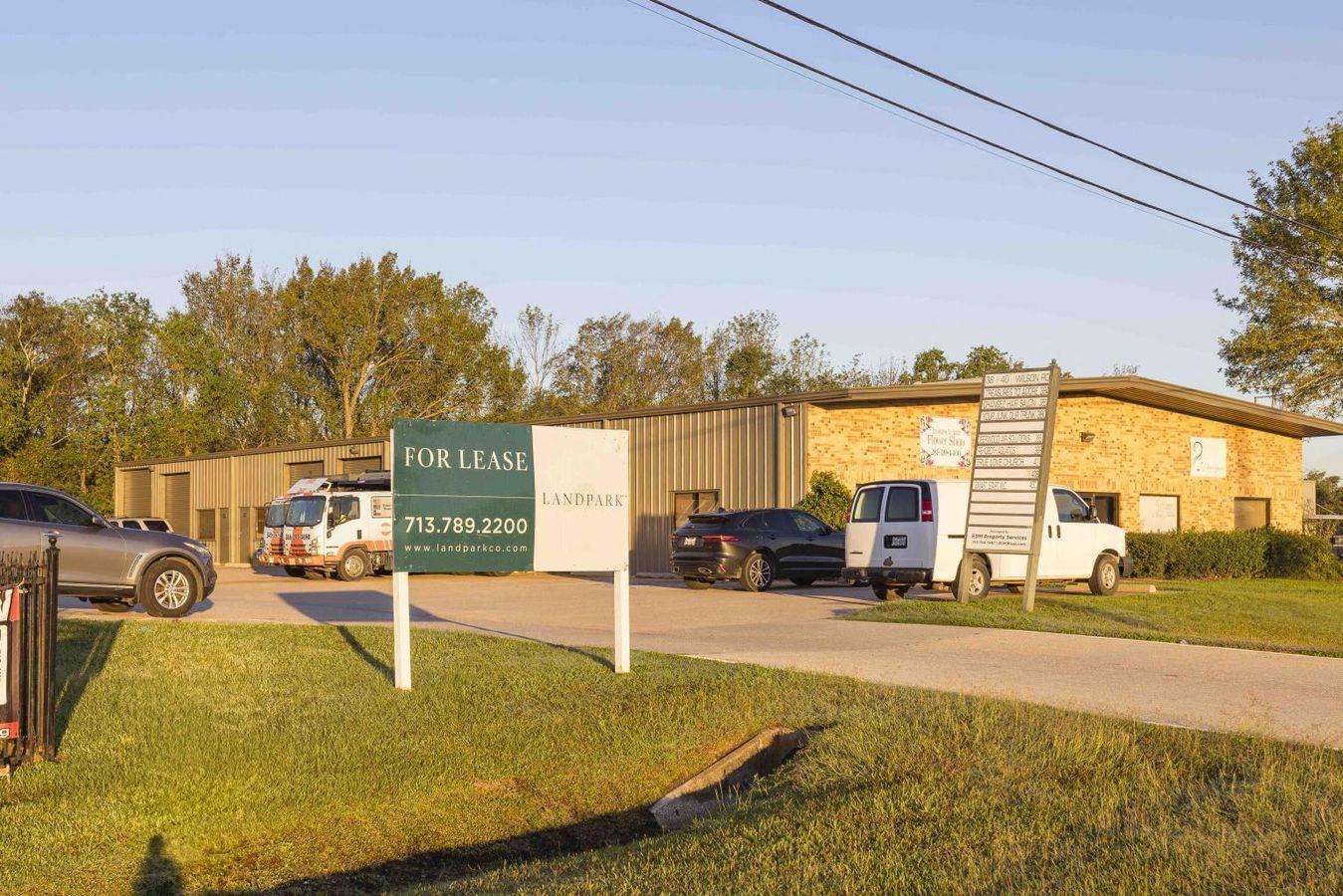 38 40 Wilson Rd photo 2