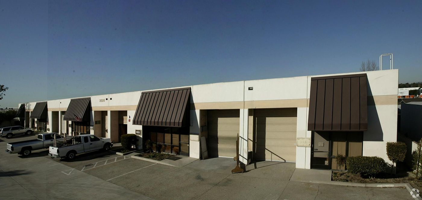 Fullerton Airport Commerce Ctr photo 2