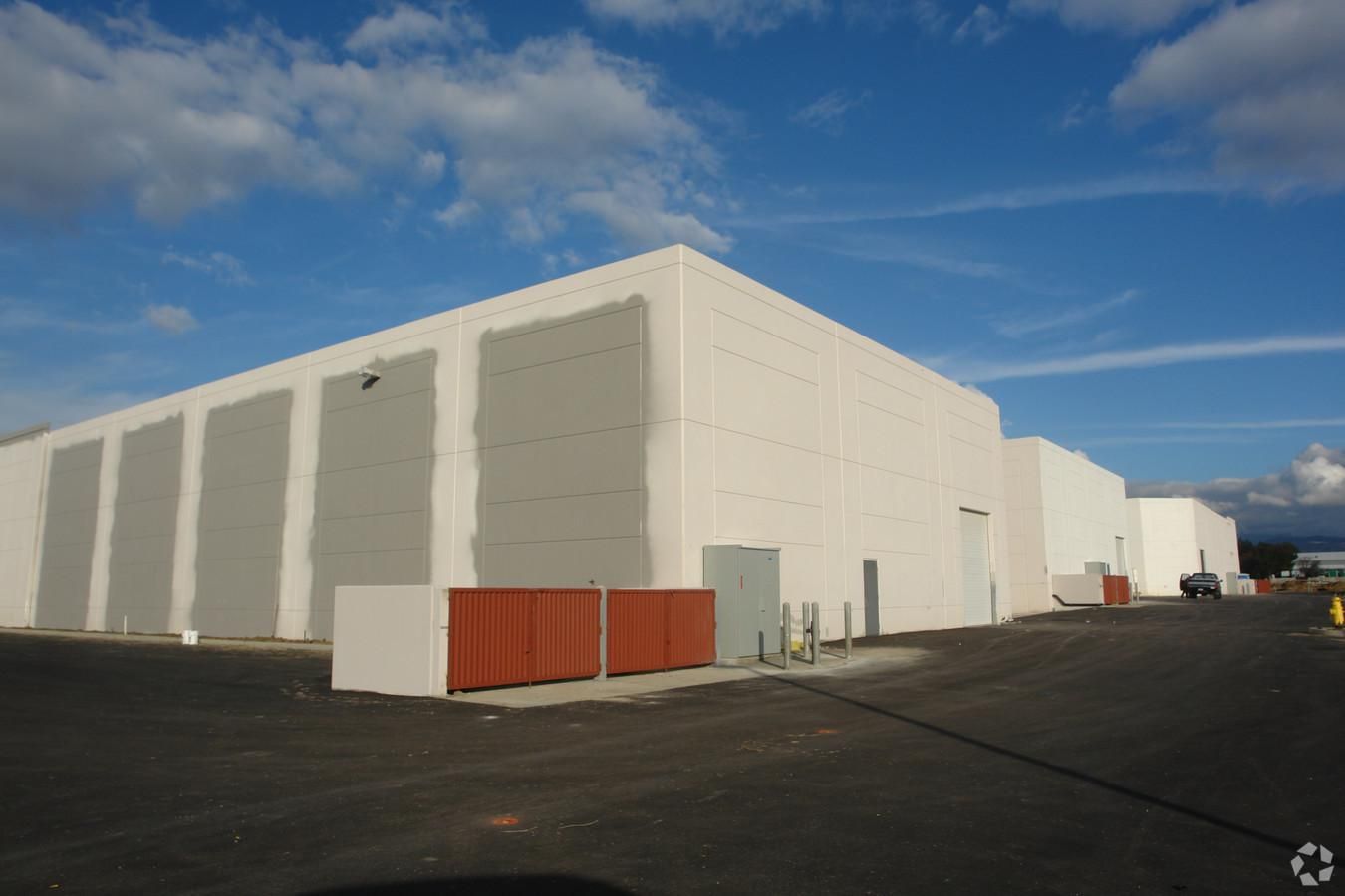Bldg 2 photo 4