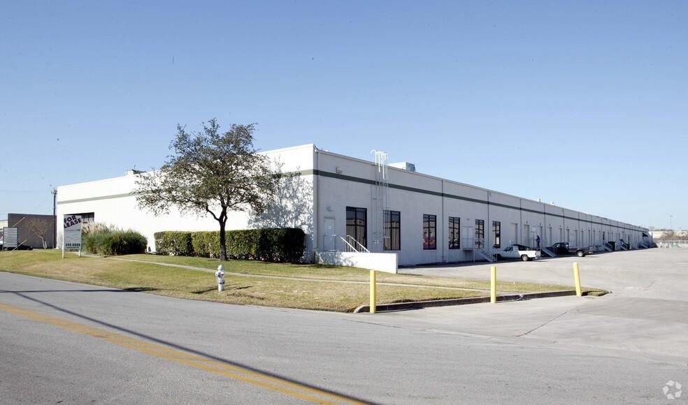 Isom Business Center - Isom I 919-941 Isom Rd photo 2
