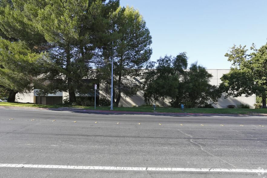 2301 Arnold Industrial Way photo 2