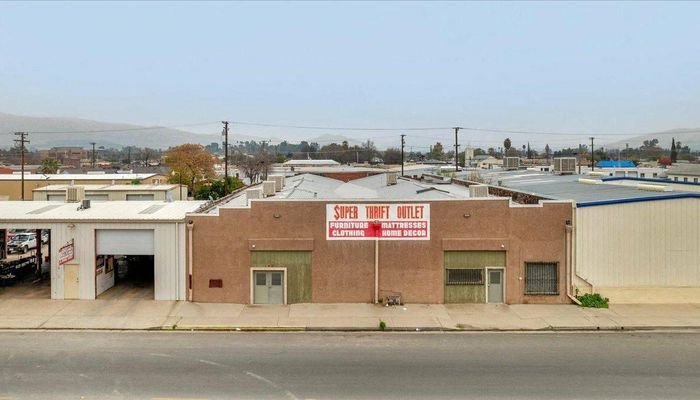 Warehouse Space for Rent at 142 S D St Porterville, CA 93257 - #1