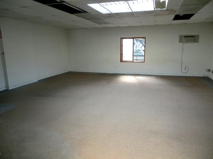 Bow Truss Brick Building With Great Potential photo 4