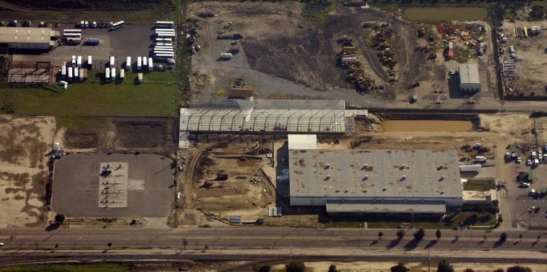 Distribution/Warehouse Building w/ Dock Doors photo 1
