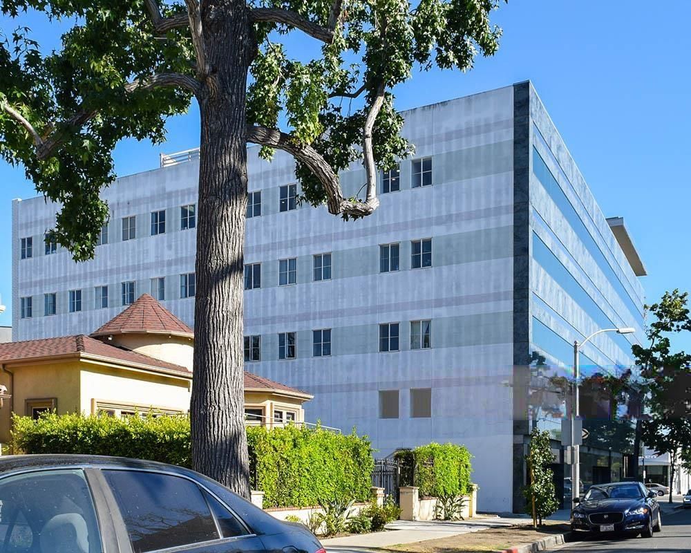 9025 Wilshire Blvd photo 3